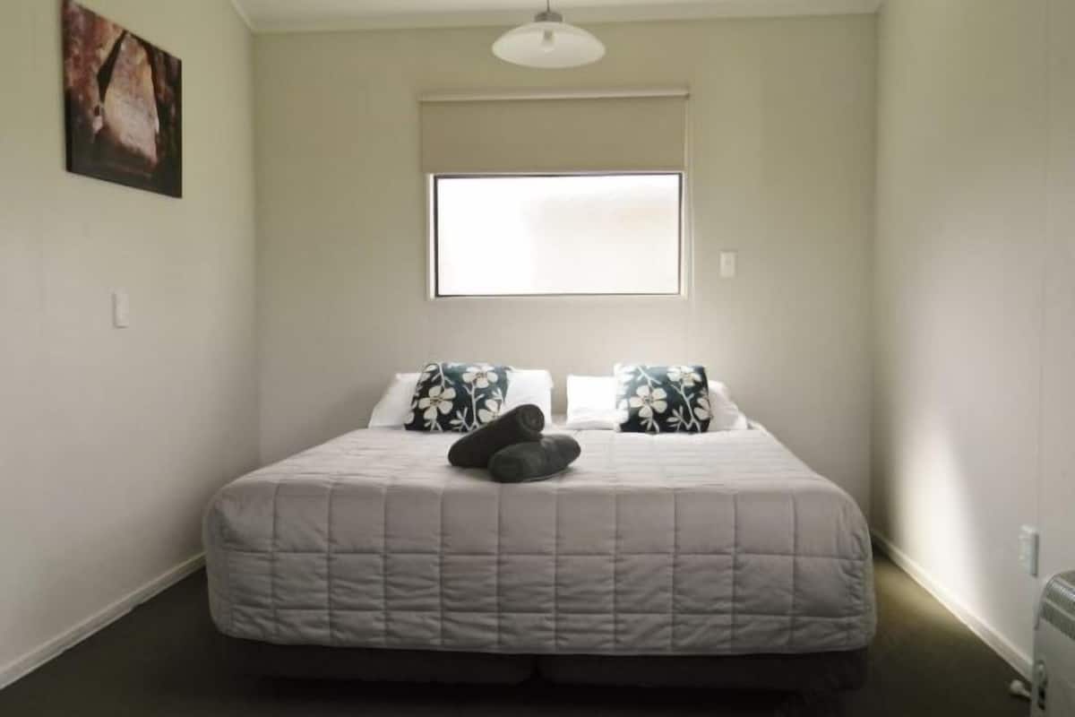 Free WiFi, individually decorated, individually furnished, bed sheets