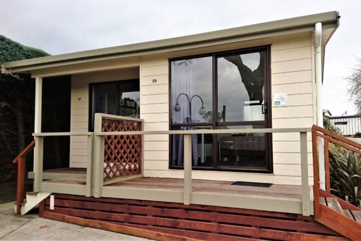 Standard King Cabin with Shared Bathroom