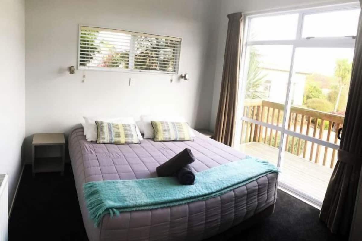 2 slaapkamers, individueel gedecoreerd, individueel gemeubileerd
