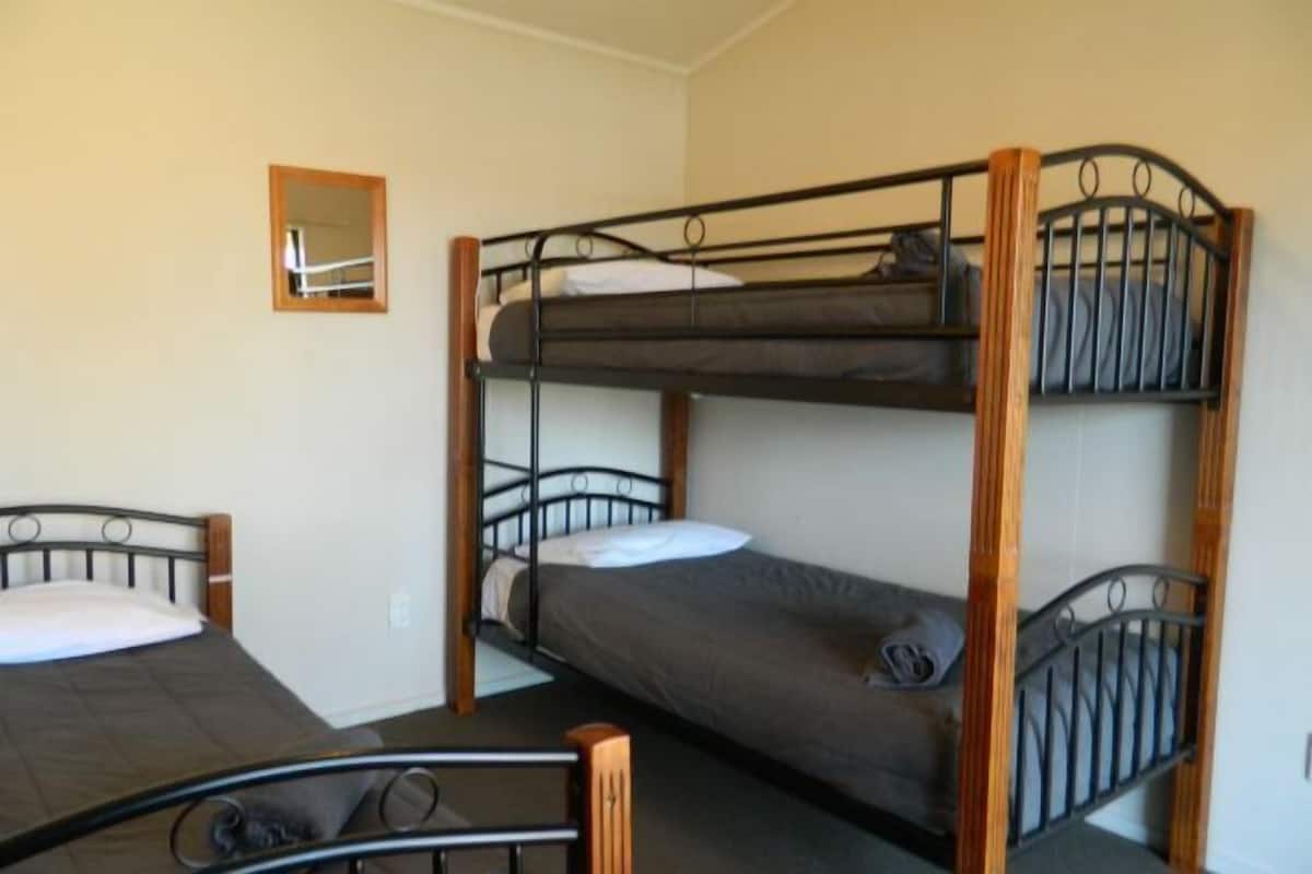 2 slaapkamers, individueel gedecoreerd, individueel gemeubileerd
