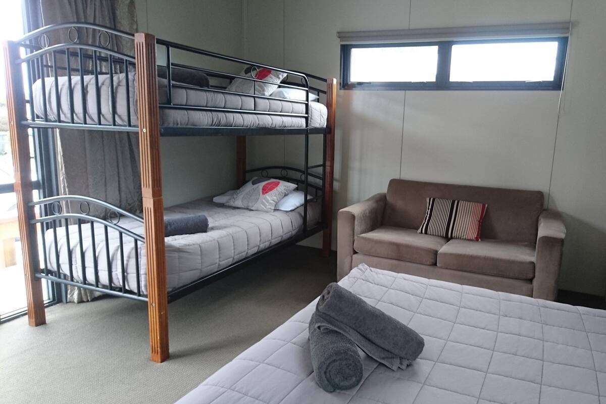 Deluxe Cabin, Shared Bathroom | Free WiFi, individually decorated, individually furnished, bed sheets