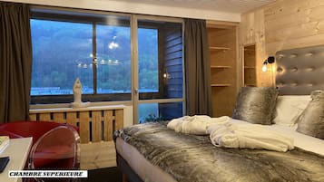 Superior Double Room | 1 bedroom, premium bedding, in-room safe, blackout drapes
