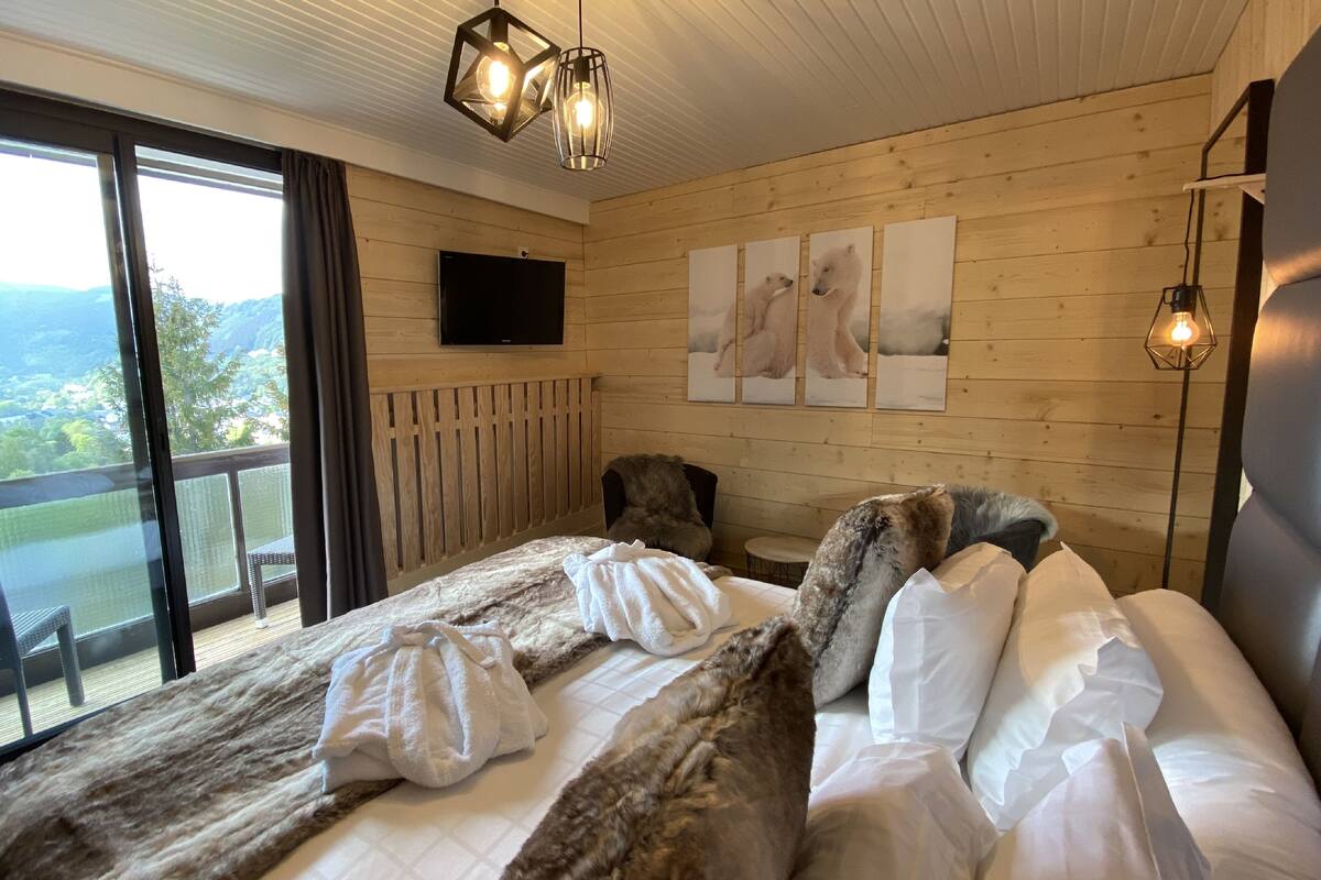 Dobbeltrom – deluxe | Sengetøy av topp kvalitet, safe på rommet og blendingsgardiner