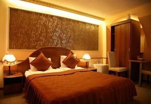 Habitación doble | Escritorio, wifi gratis y ropa de cama 