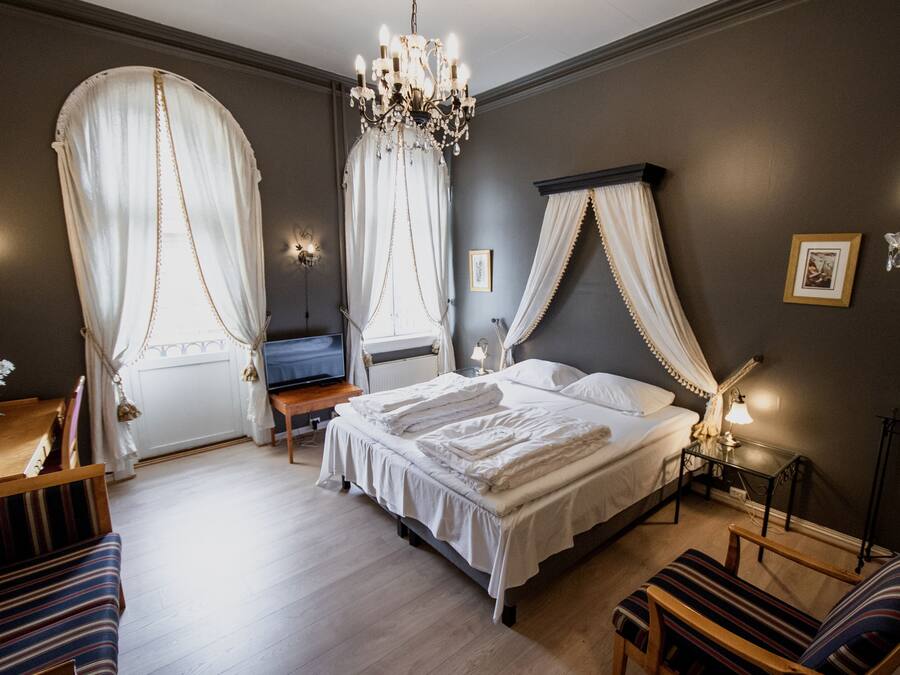 Individually decorated, individually furnished, free WiFi, bed sheets