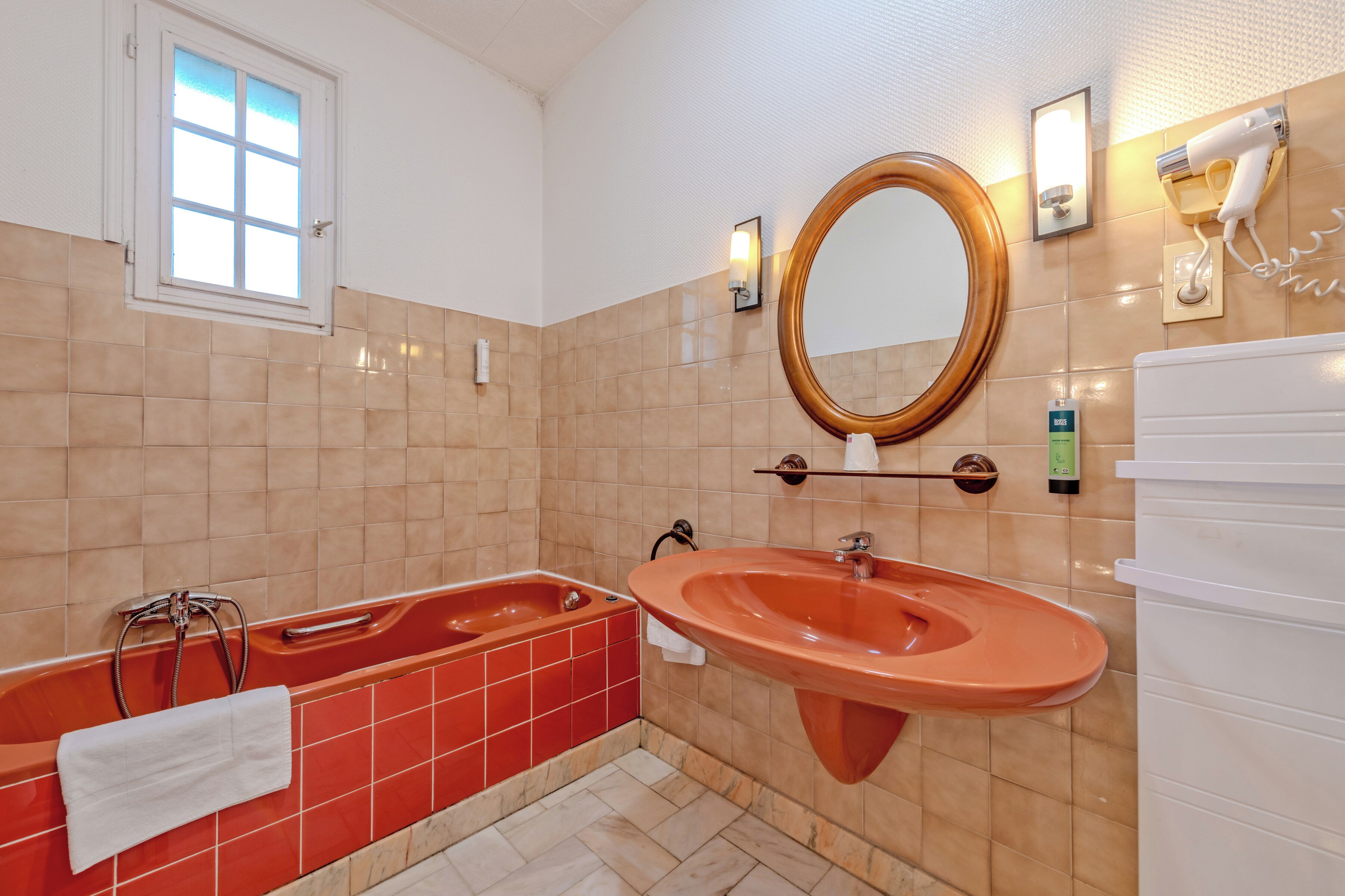 Foto - Logis Hotel De La Corniche