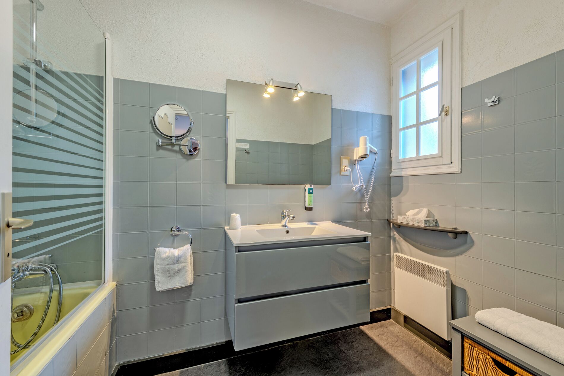 Foto - Logis Hotel De La Corniche