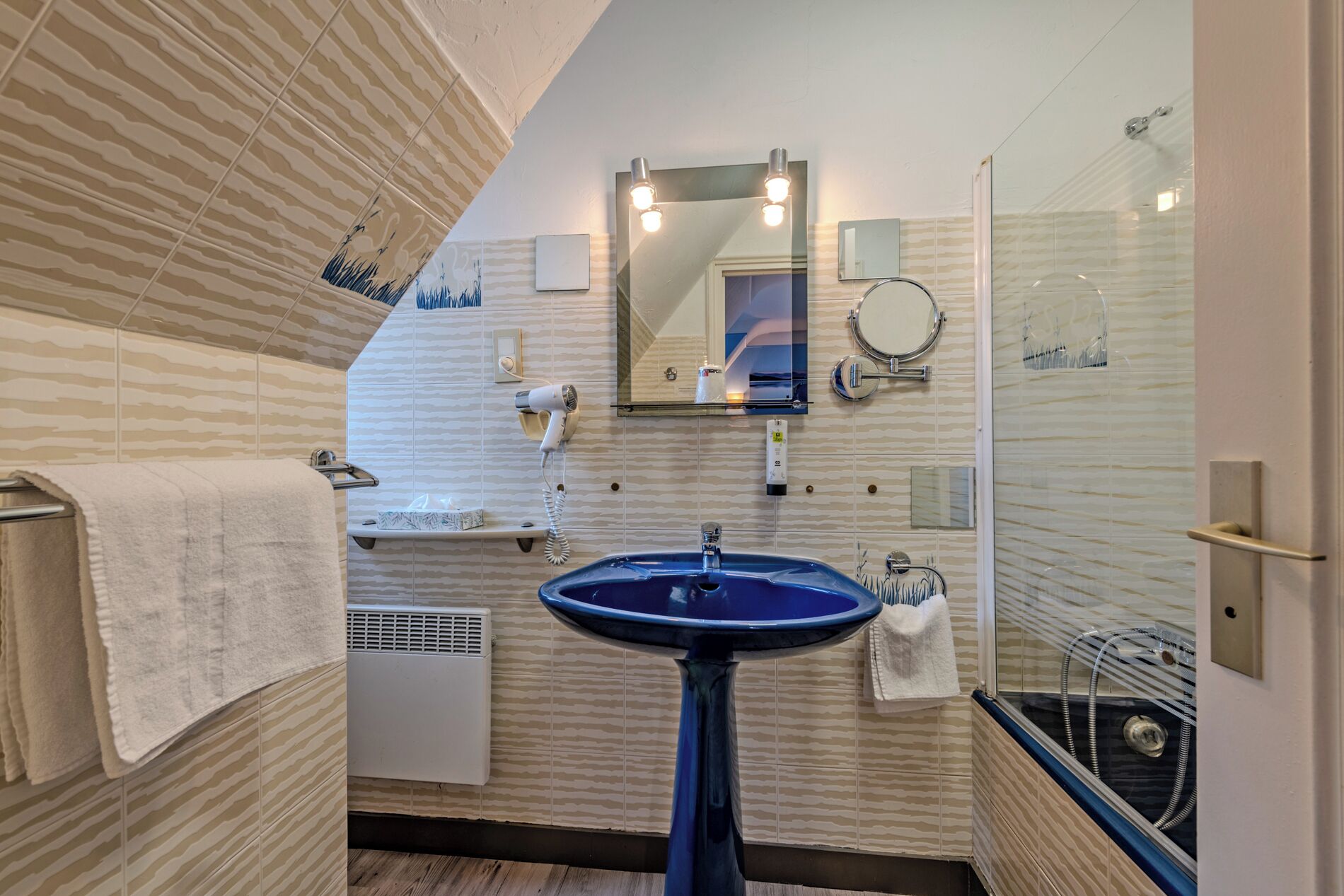 Foto - Logis Hotel De La Corniche