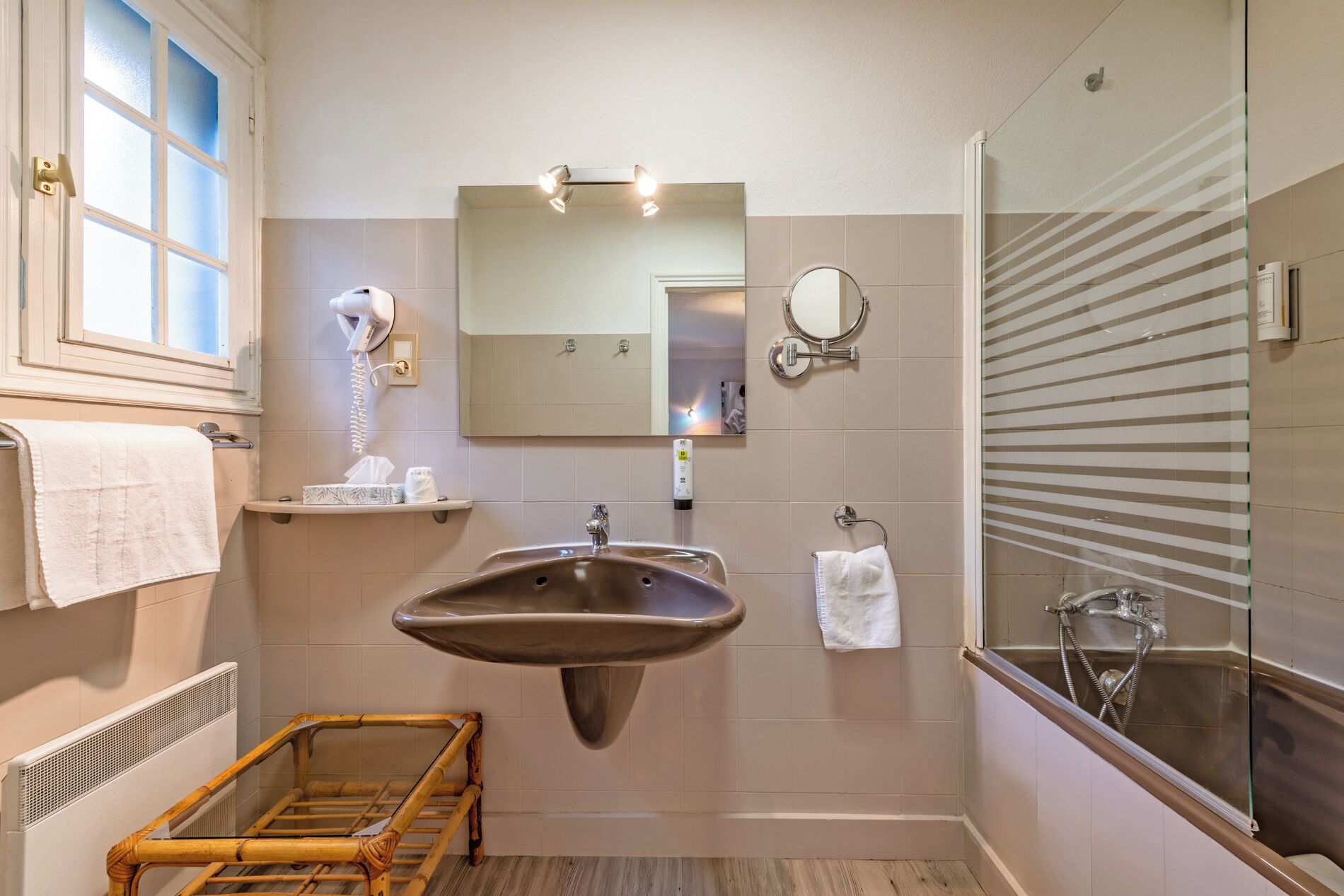 Foto - Logis Hotel De La Corniche