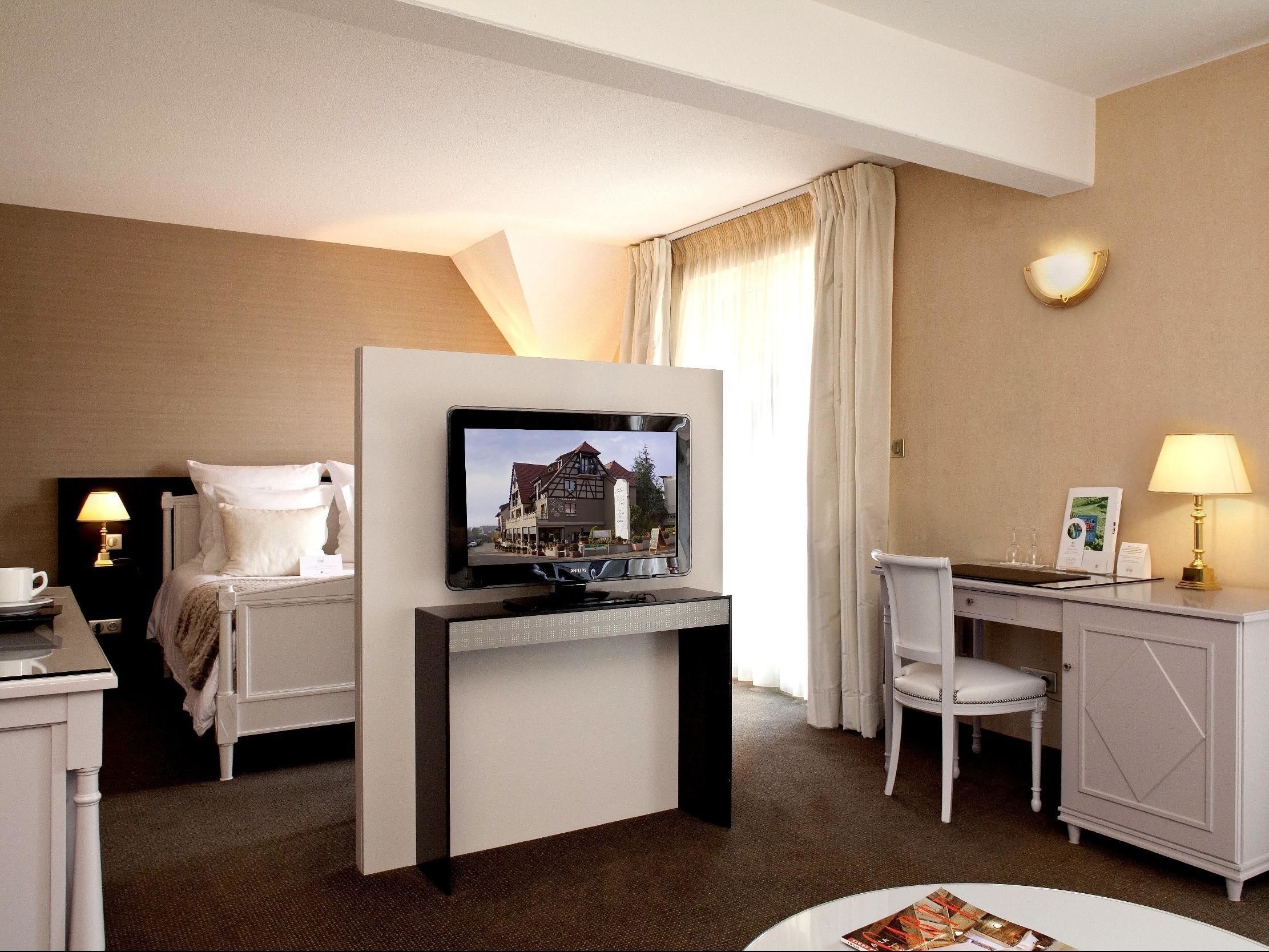 standard apartment | minibar, in-room safe, desk, free wifi