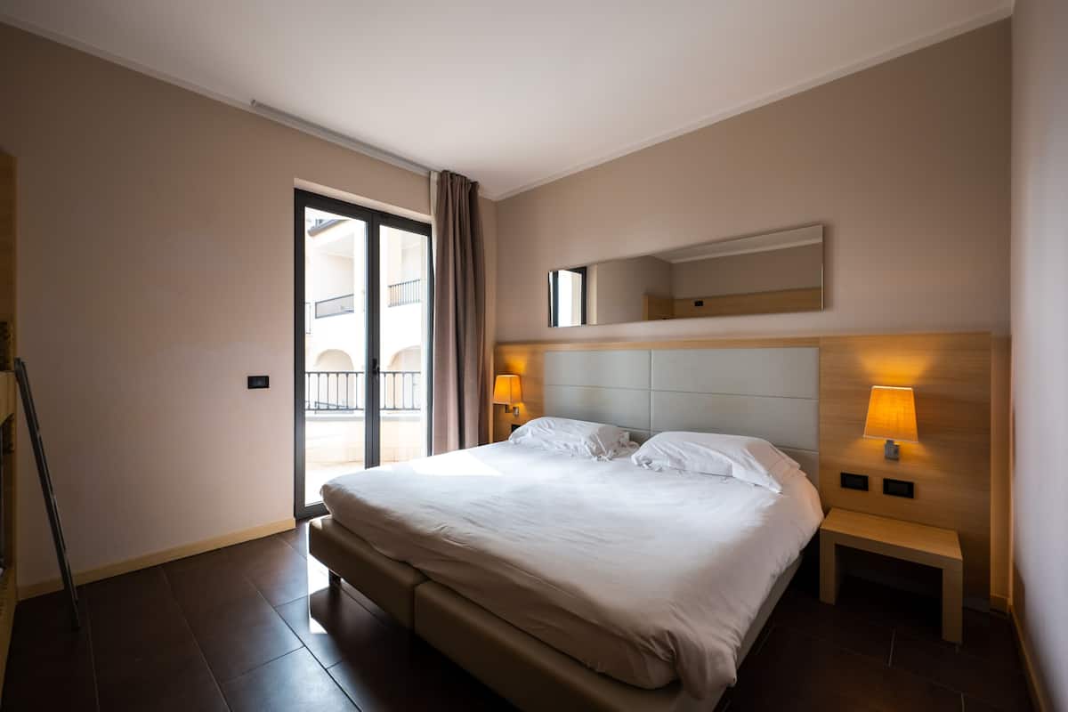 Ropa de cama hipoalergénica, edredón y minibar