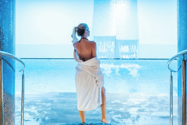 Couples treatment room(s), sauna, hot tub, Turkish bath/hammam - Villa Luisa Resort & Luxury Apartments (San Felice del Benaco)