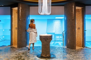Couples treatment room(s), sauna, hot tub, Turkish bath/hammam - Villa Luisa Resort & Luxury Apartments (San Felice del Benaco)