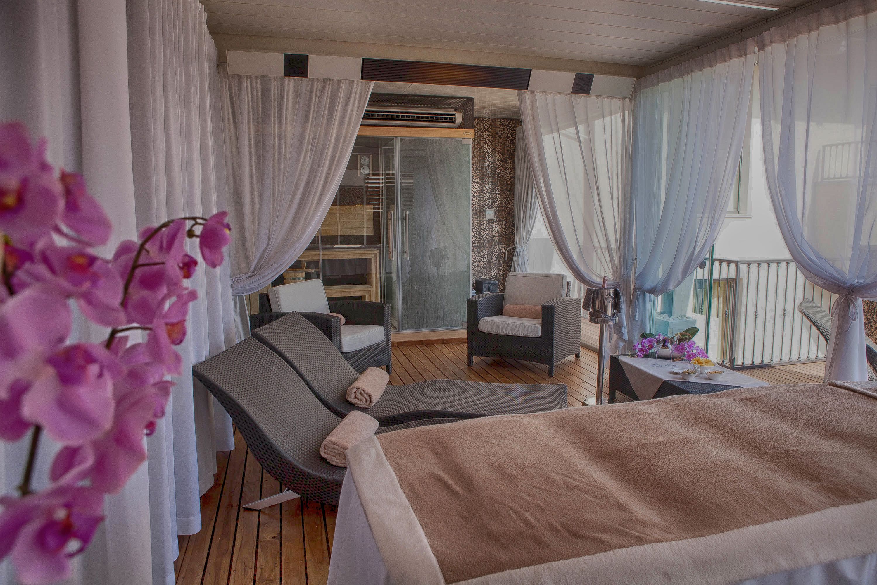 Espace de soins pour les couples, sauna, bain à remous, hammam