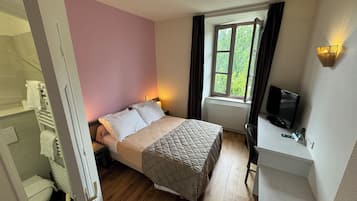 Double Room, River View | Premium bedding, desk, free cribs/infant beds, rollaway beds