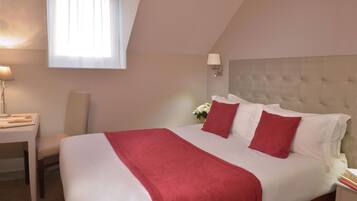 Una scrivania, Wi-Fi gratuito