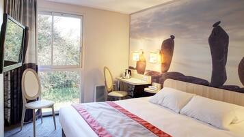 Premium bedding, in-room safe, desk, soundproofing