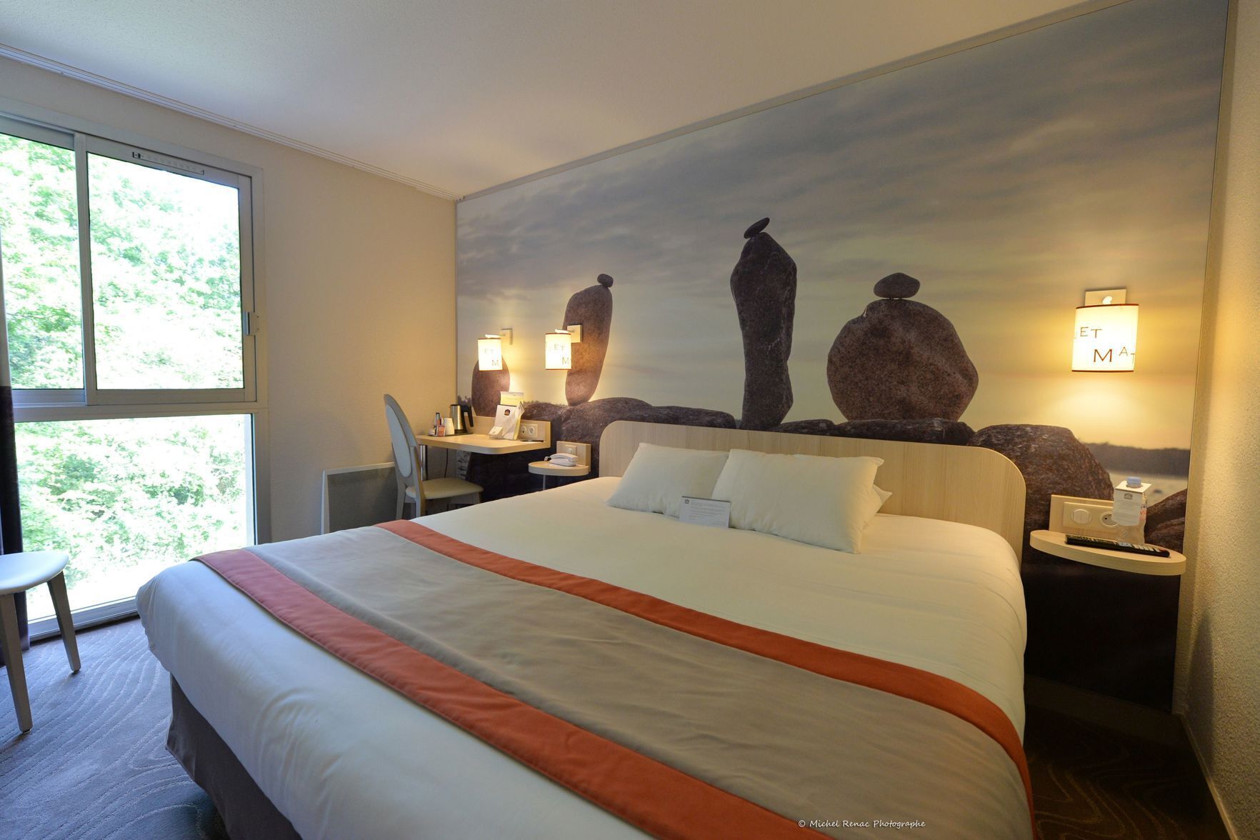 Premium bedding, in-room safe, desk, soundproofing