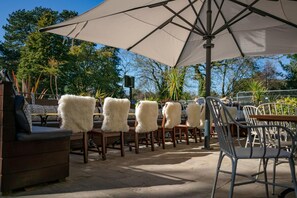 Lunch and dinner served - The Pavilion Arms (Bournemouth)