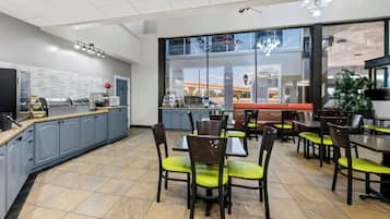 Free daily continental breakfast