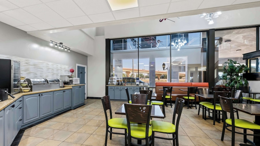 SureStay Plus Hotel by Best Western Lubbock Medical Center