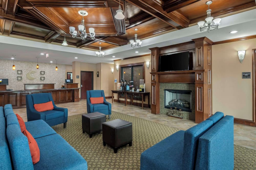 Comfort Inn & Suites Fort Worth - Fossil Creek