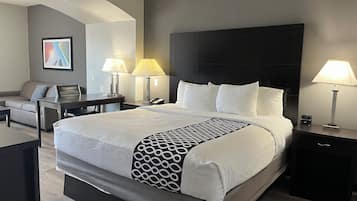 Luxe beddengoed, donsdekens, pillowtop-bedden, een kluis op de kamer