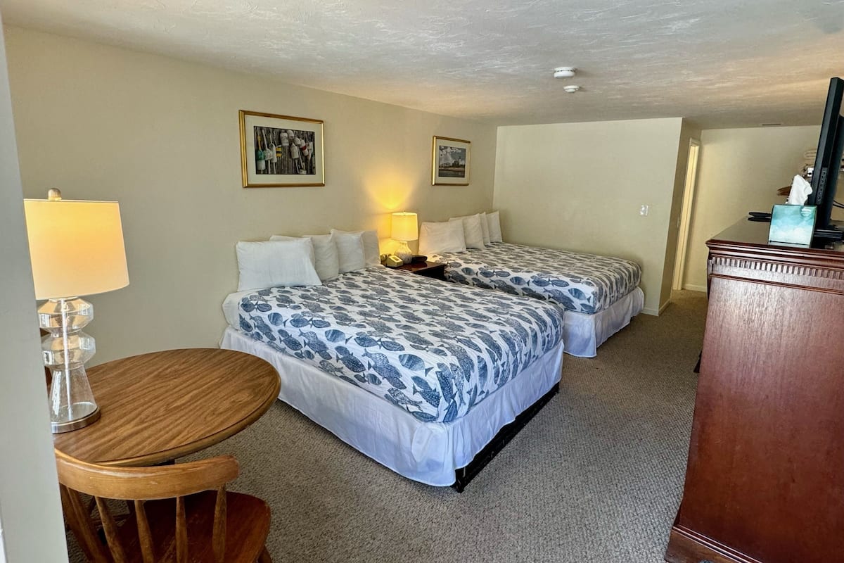 1 habitación, wifi gratis, ropa de cama y despertador