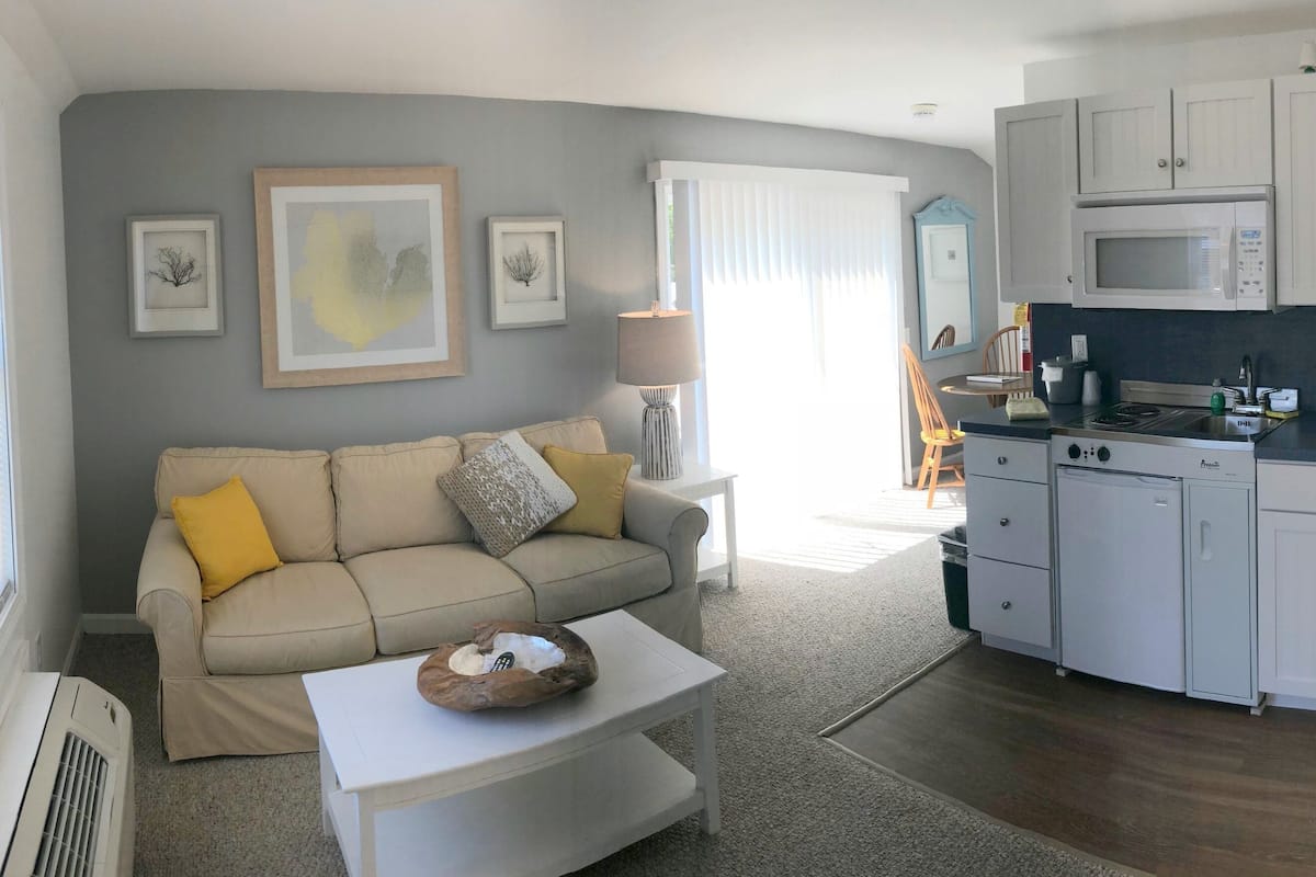 Suite estudio tradicional, 1 cama King size, cocineta | 1 habitación, wifi gratis, ropa de cama y despertador