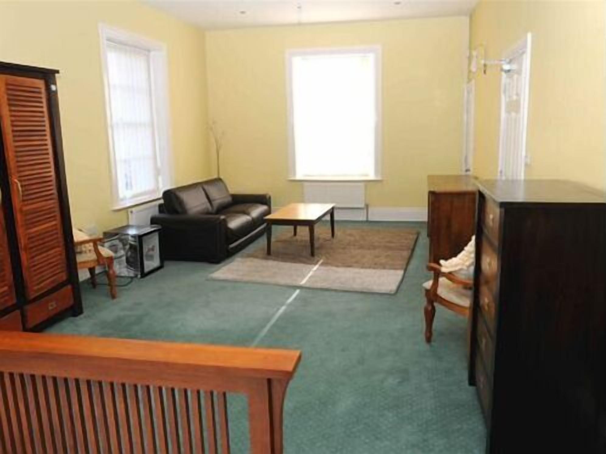 Familienzimmer mit Bad | Wohnbereich