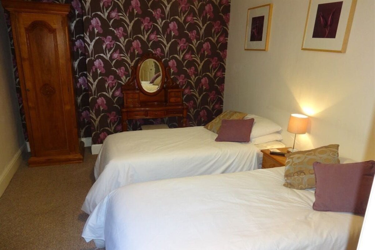Twin Room, Ensuite