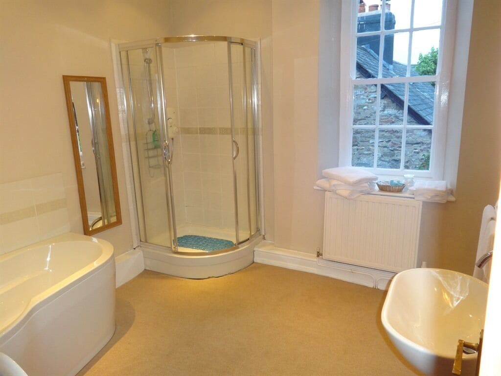 Suite, Ensuite (R1) | Bathroom