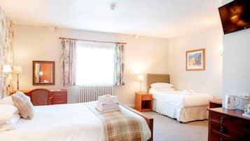 Superior Suite, Ensuite | Iron/ironing board, bed sheets