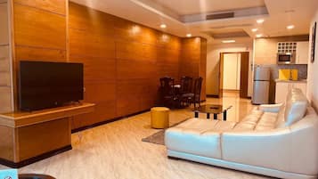 1 chambre, minibar, coffres-forts dans les chambres, bureau