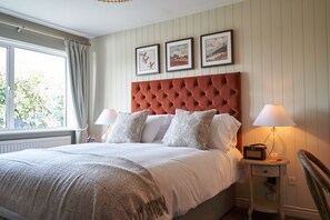 Habitación doble clásica, baño en la habitación | Escritorio, espacio para trabajar con laptop y insonorización