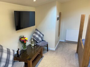 8 - King, Four Poster, Ground Floor