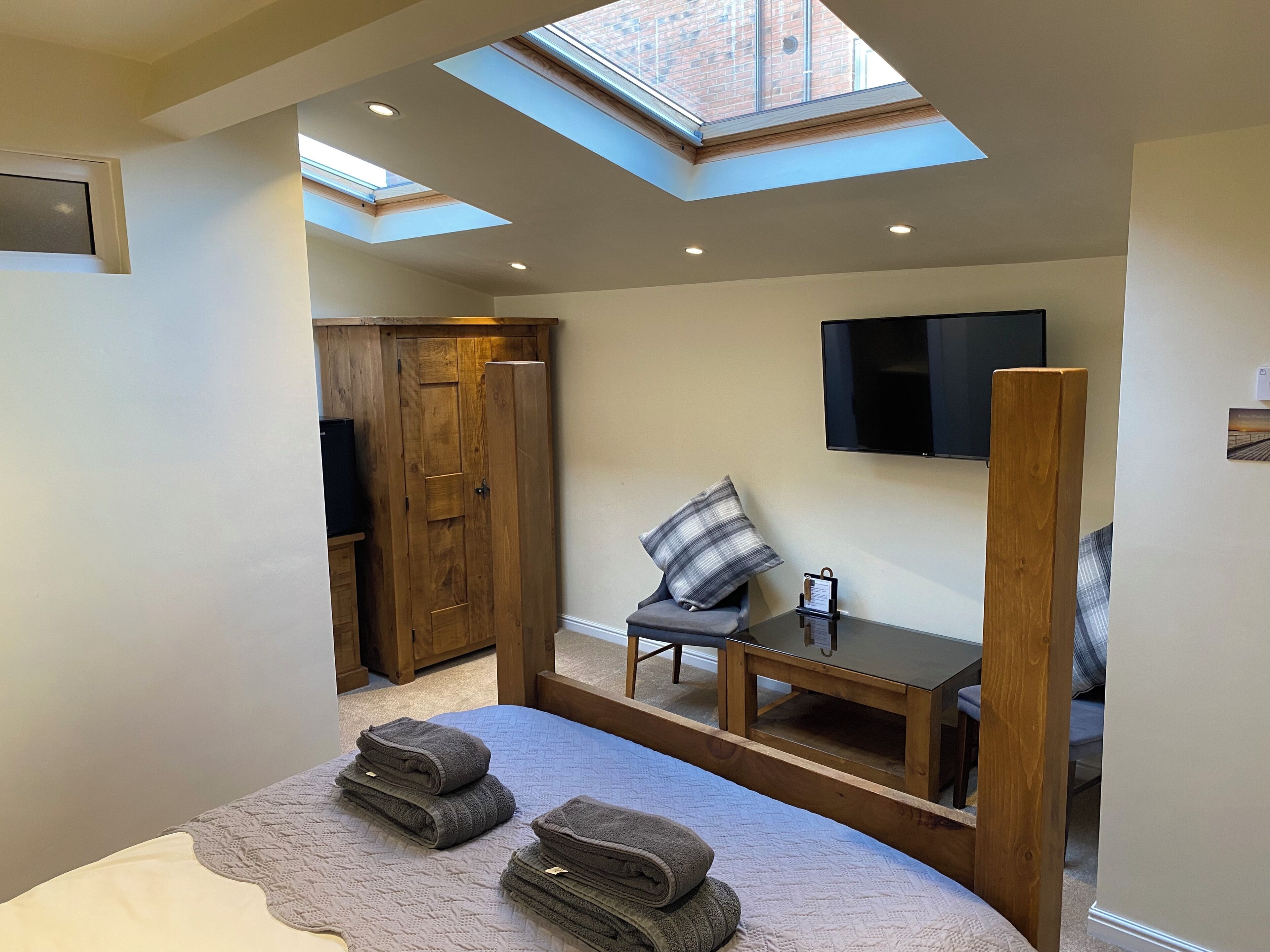 8 - King, Four Poster, Ground Floor | Kostenloses WLAN, Bettwäsche