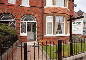 Entrada al alojamiento