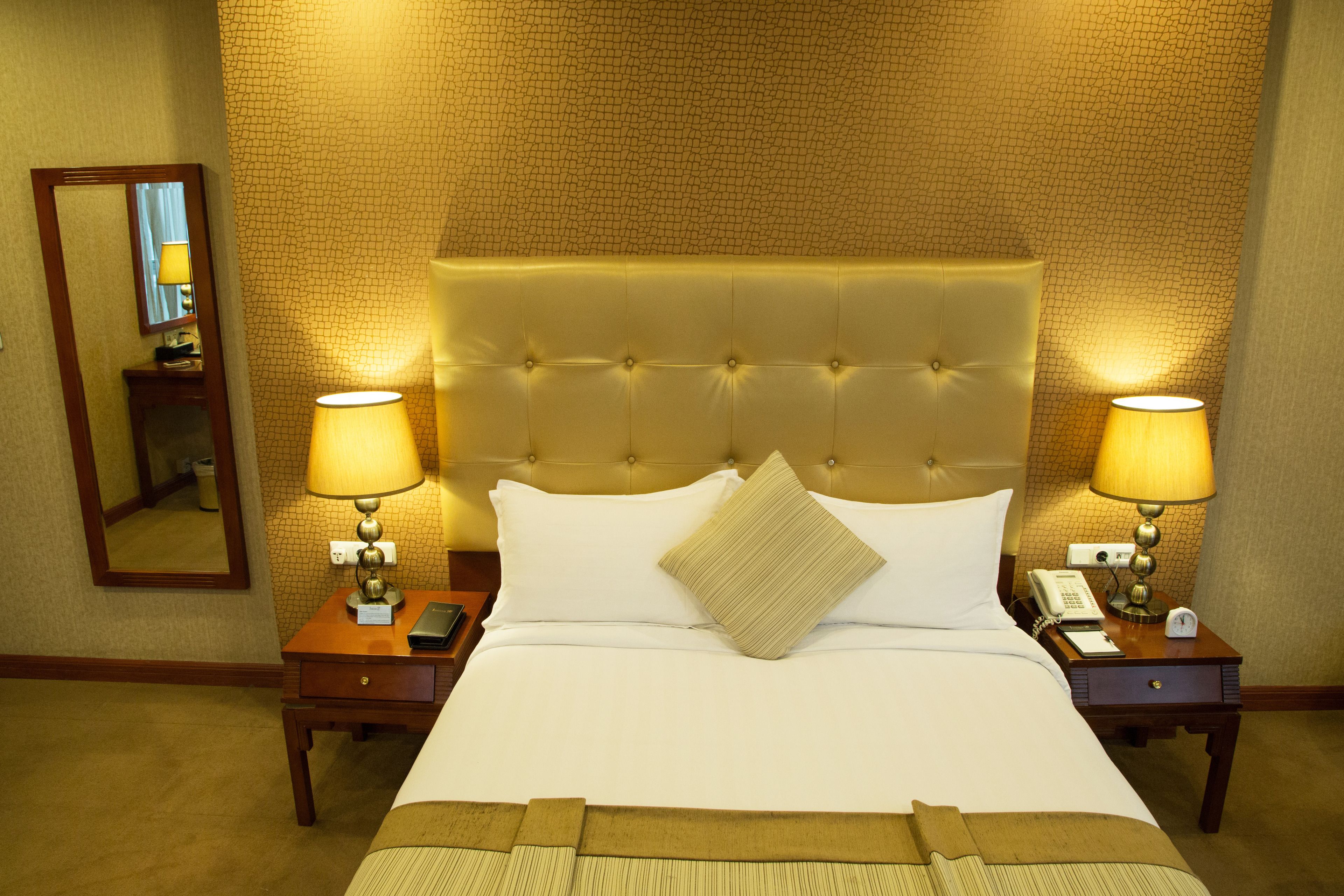 junior suite | egyptian cotton sheets, pillow-top beds, minibar, in-room safe