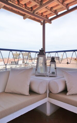 Triple Room | Balcony - Hotel La Residence (St. Louis)