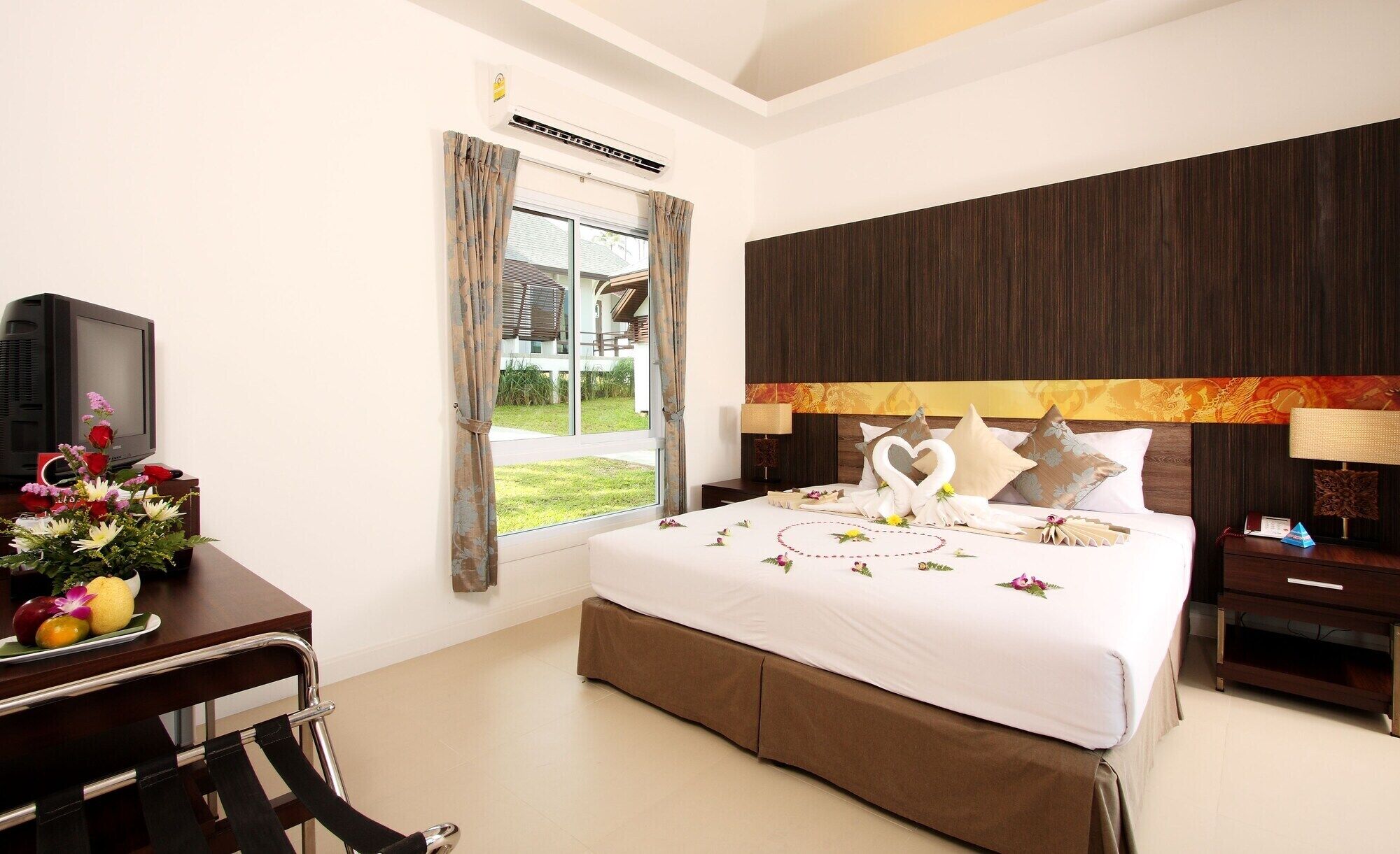 Premium bedding, Select Comfort beds, minibar, in-room safe
