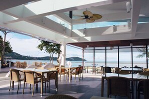 Frokostbuffé hver dag (THB 600 per person)