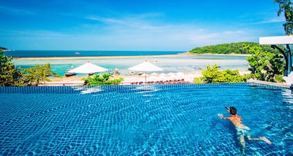 Al's Laemson Resort