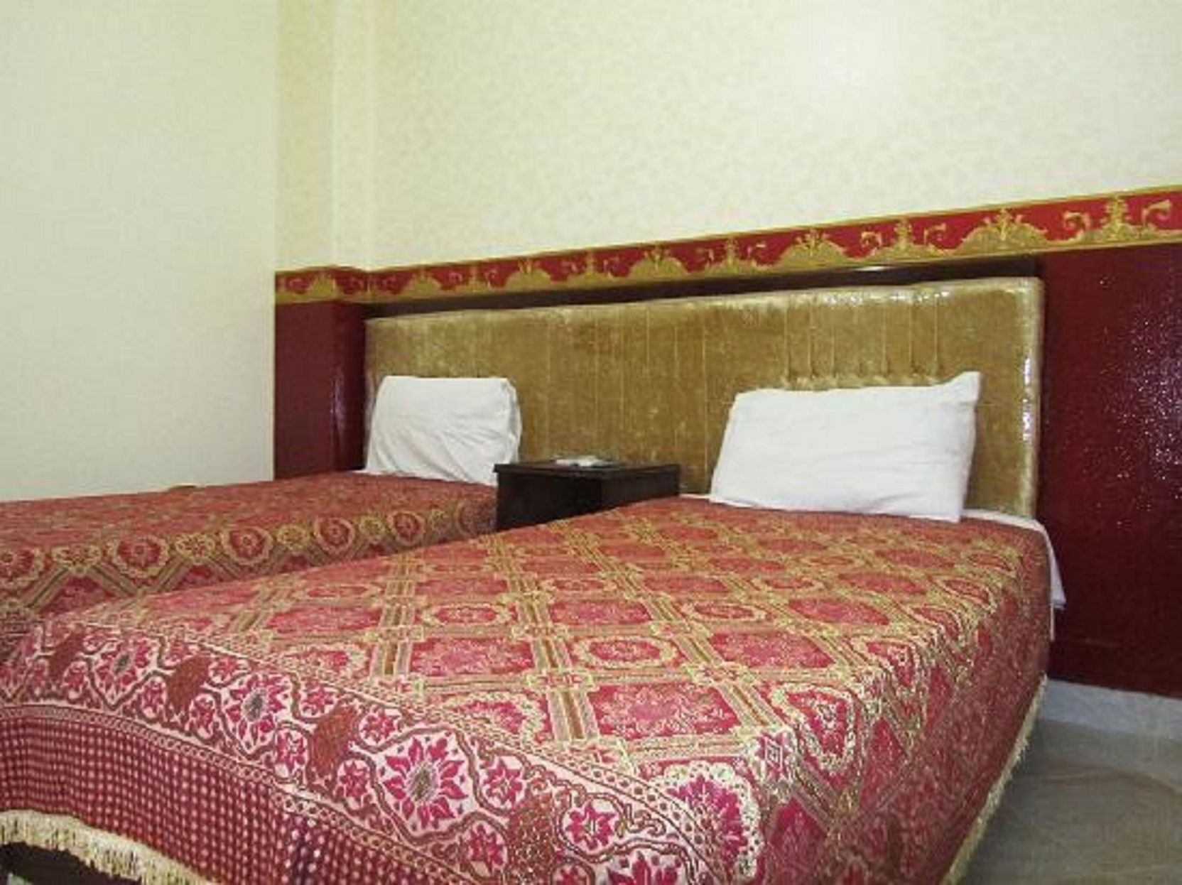 Minibar, soundproofing, free WiFi, bed sheets
