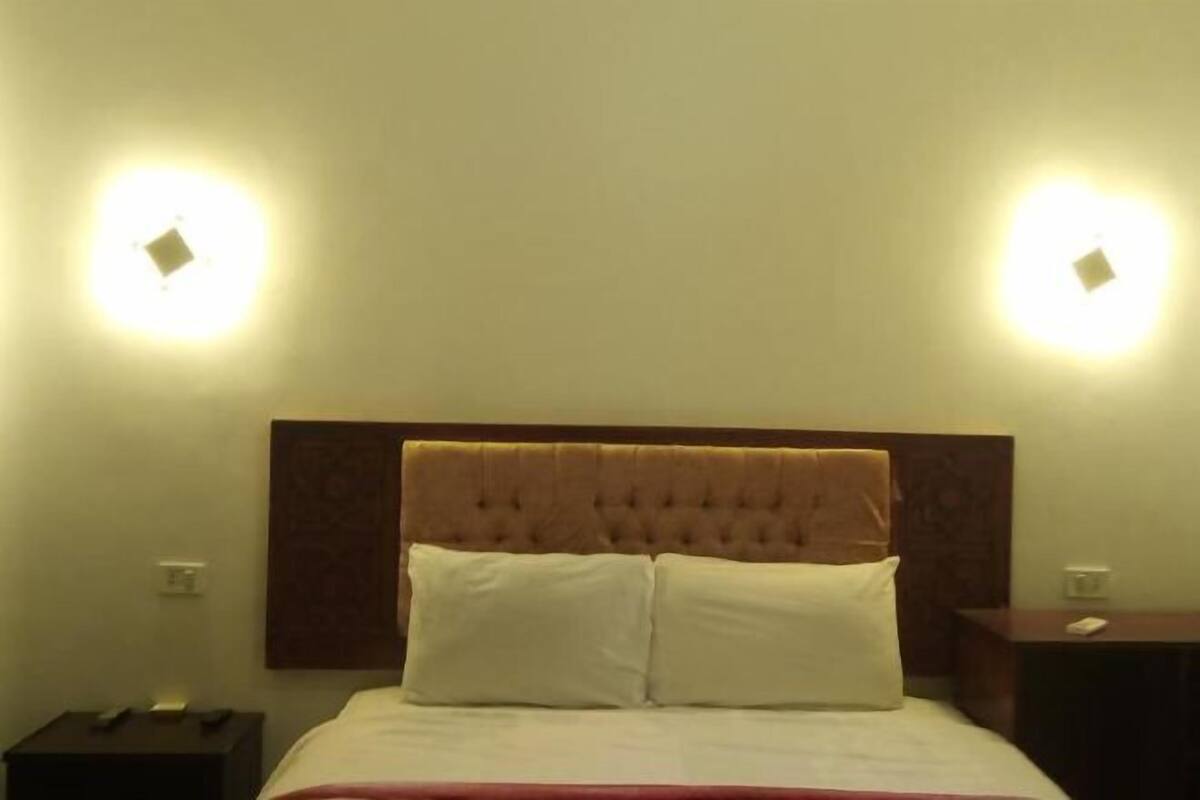 Minibar, sistema de insonorización, wifi gratis y ropa de cama