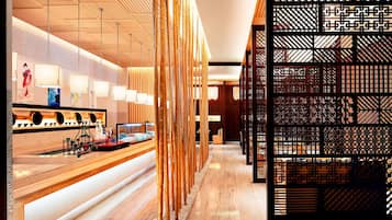 3 nhà hàng, phục vụ bữa trưa