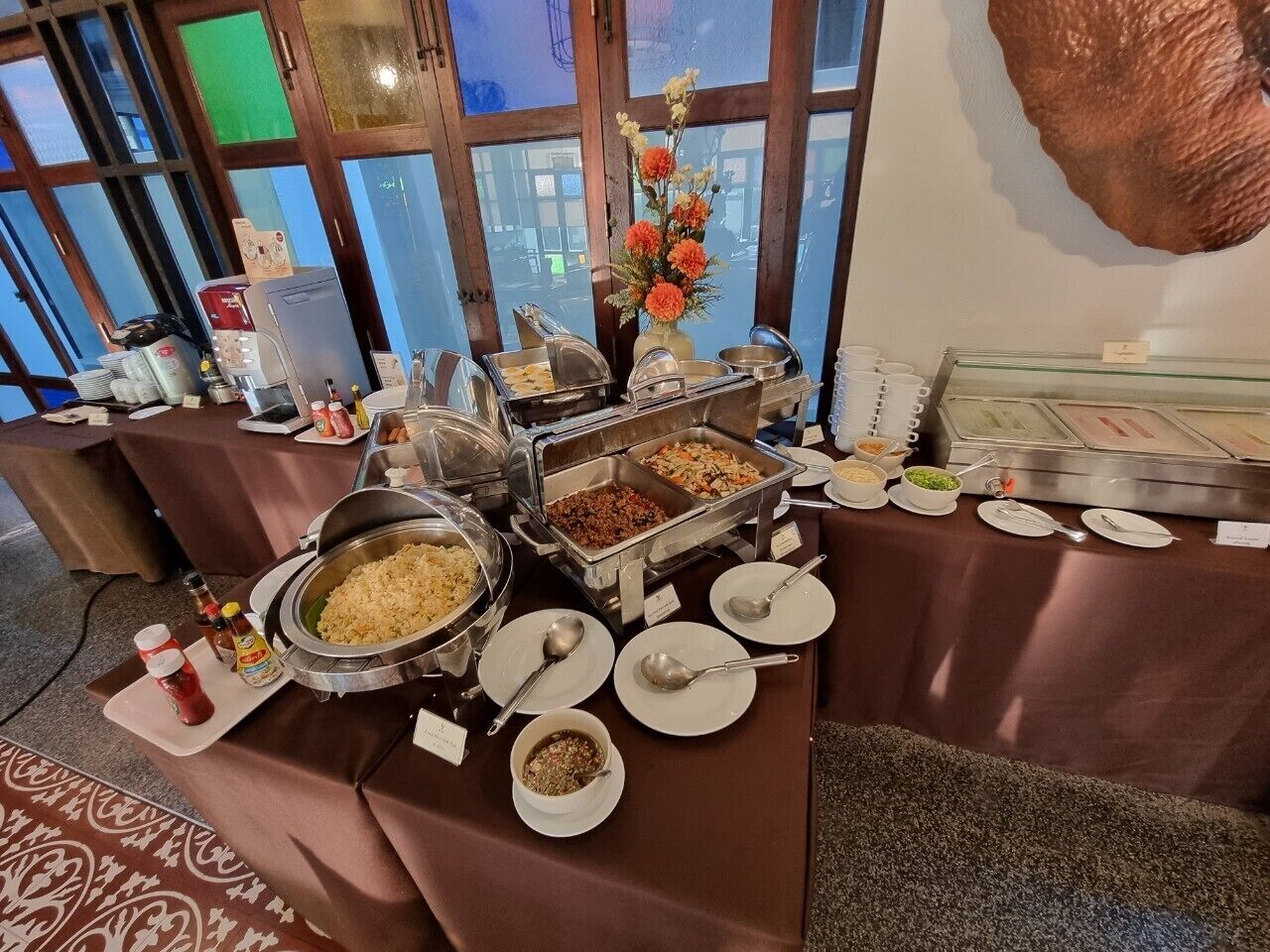 daily buffet breakfast (thb 250 per person)