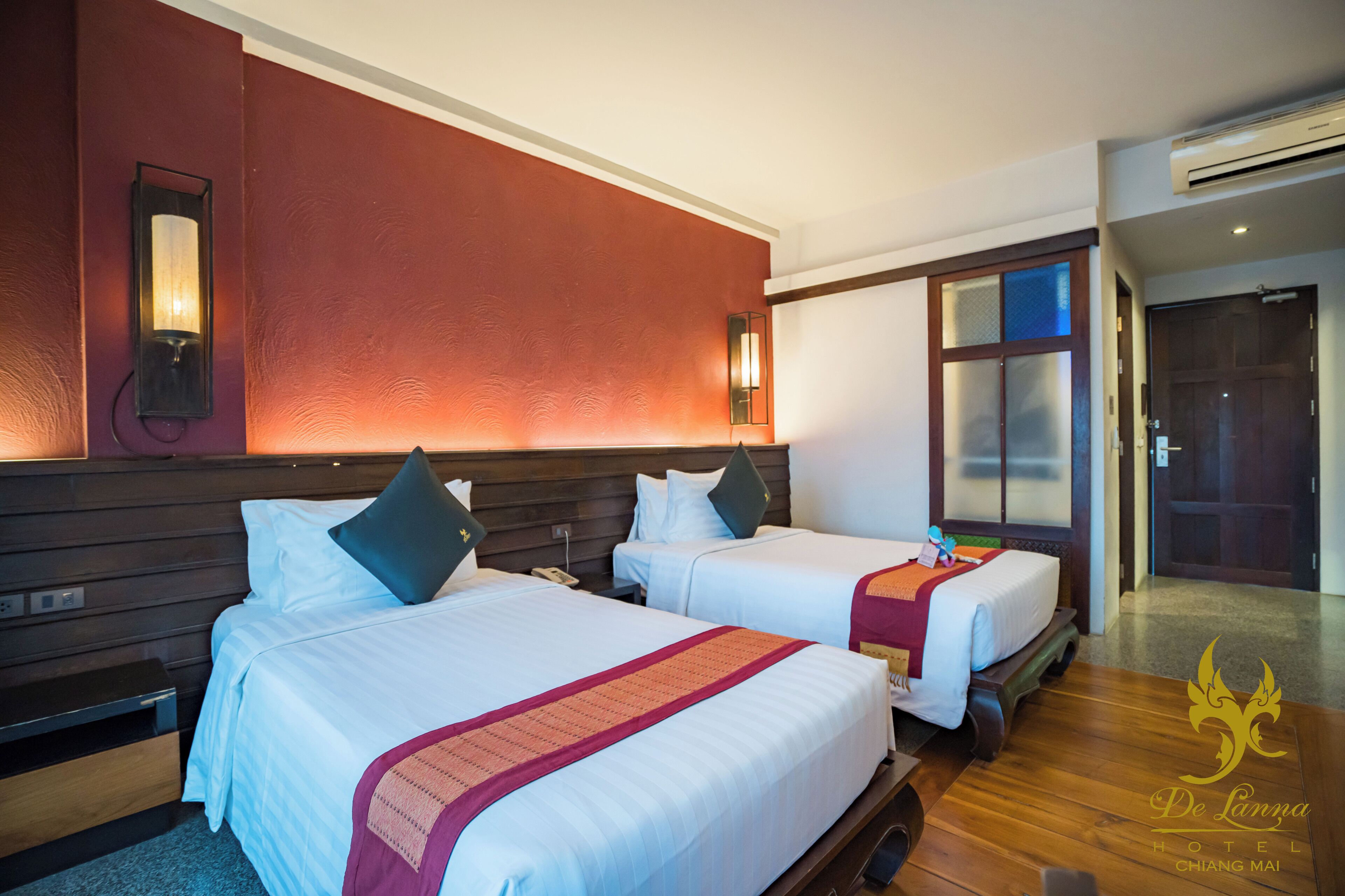 Superior Twin Room, 2 Single Beds | Pillow-top beds, minibar, in-room safe, individually furnished