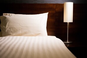 Premium bedding, pillow-top beds, minibar, in-room safe - Baan Silom Soi 3 (Bangkok)