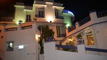 EntrĂ©e de lâhĂ©bergement